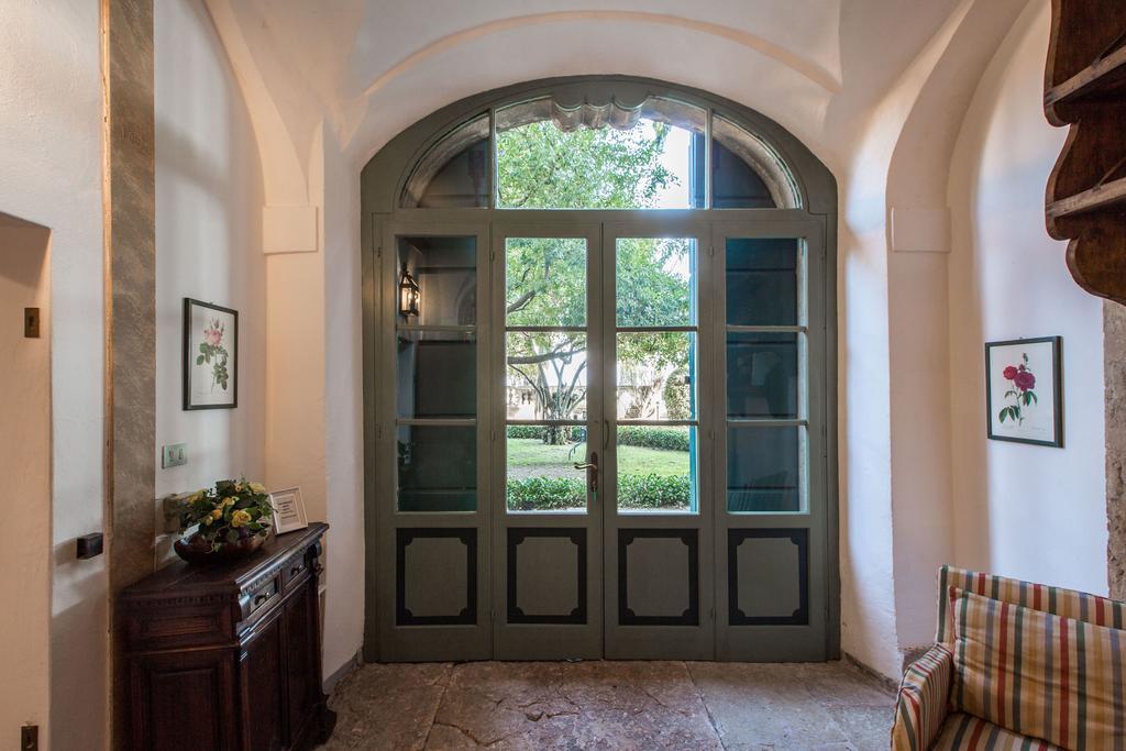 Il Batti Apartment Water Front And Private Beach Toscolano Maderno Exterior foto